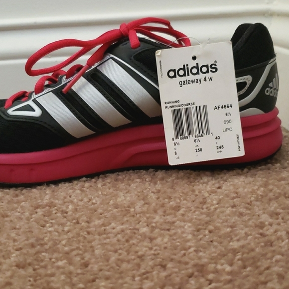 NWT Women's Adidas Gateway 4 Running Shoes Size 8 - Picture 3 of 10
